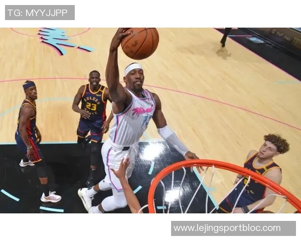 阿德巴约半场火力全开三分球命中率高达667罚球全中贡献20分